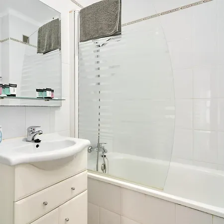 Apartment Bright And Spacious 2 Bed