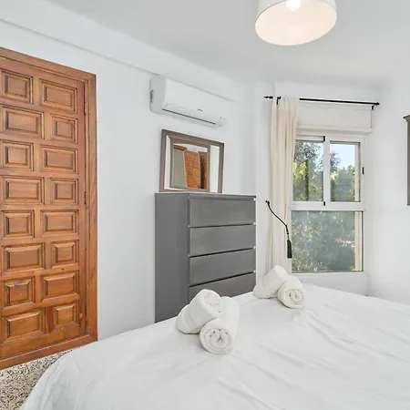 Bright And Spacious 2 Bed Apartment *
