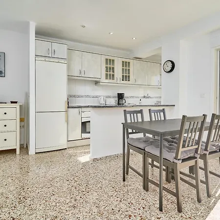 Bright And Spacious 2 Bed Nerja