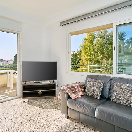 Apartment Bright And Spacious 2 Bed