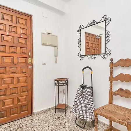 Bright And Spacious 2 Bed Apartment *